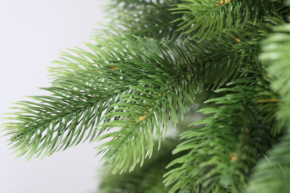 Ель искусственная «Королева леса Pro» (Литая хвоя) 3 м