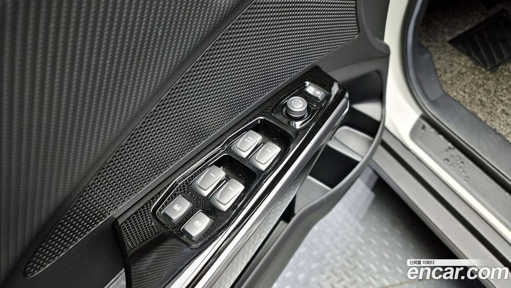 KG Mobility (Ssangyong) Very New Tivoli Бензин 1.5 2WD (05.2022)