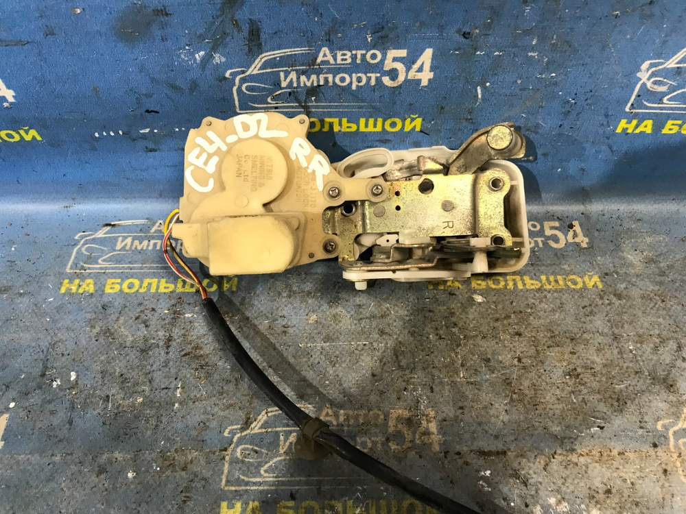 Замок двери задней правой Honda RAFAGA 1995