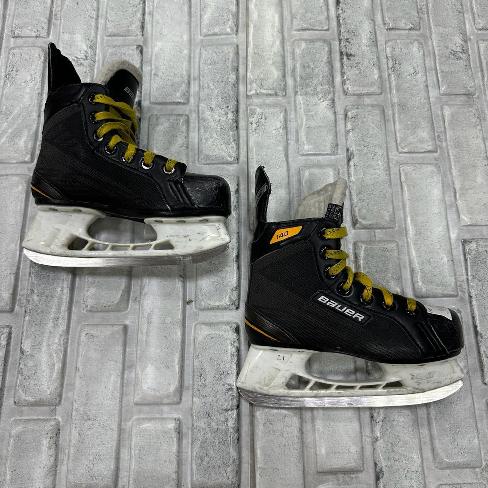 Bauer supreme 140 YTH 13R (EUR 32)