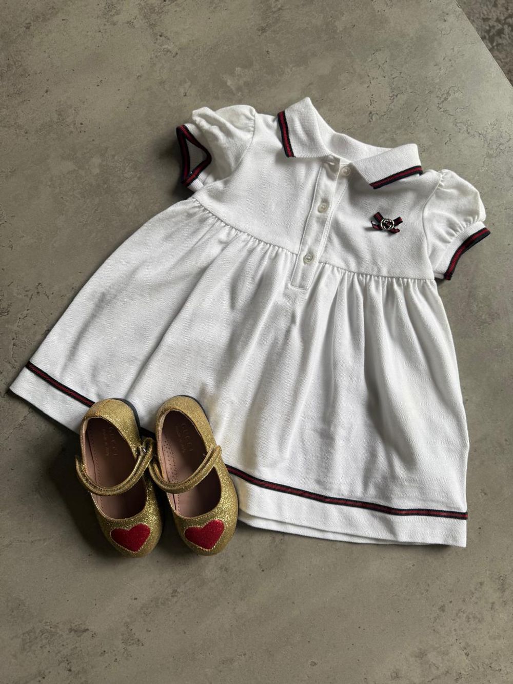 Хлопковое платье и туфли Gucci, 74