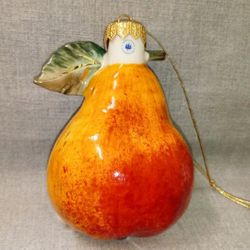 Фарфоровая ёлочная игрушка Груша
