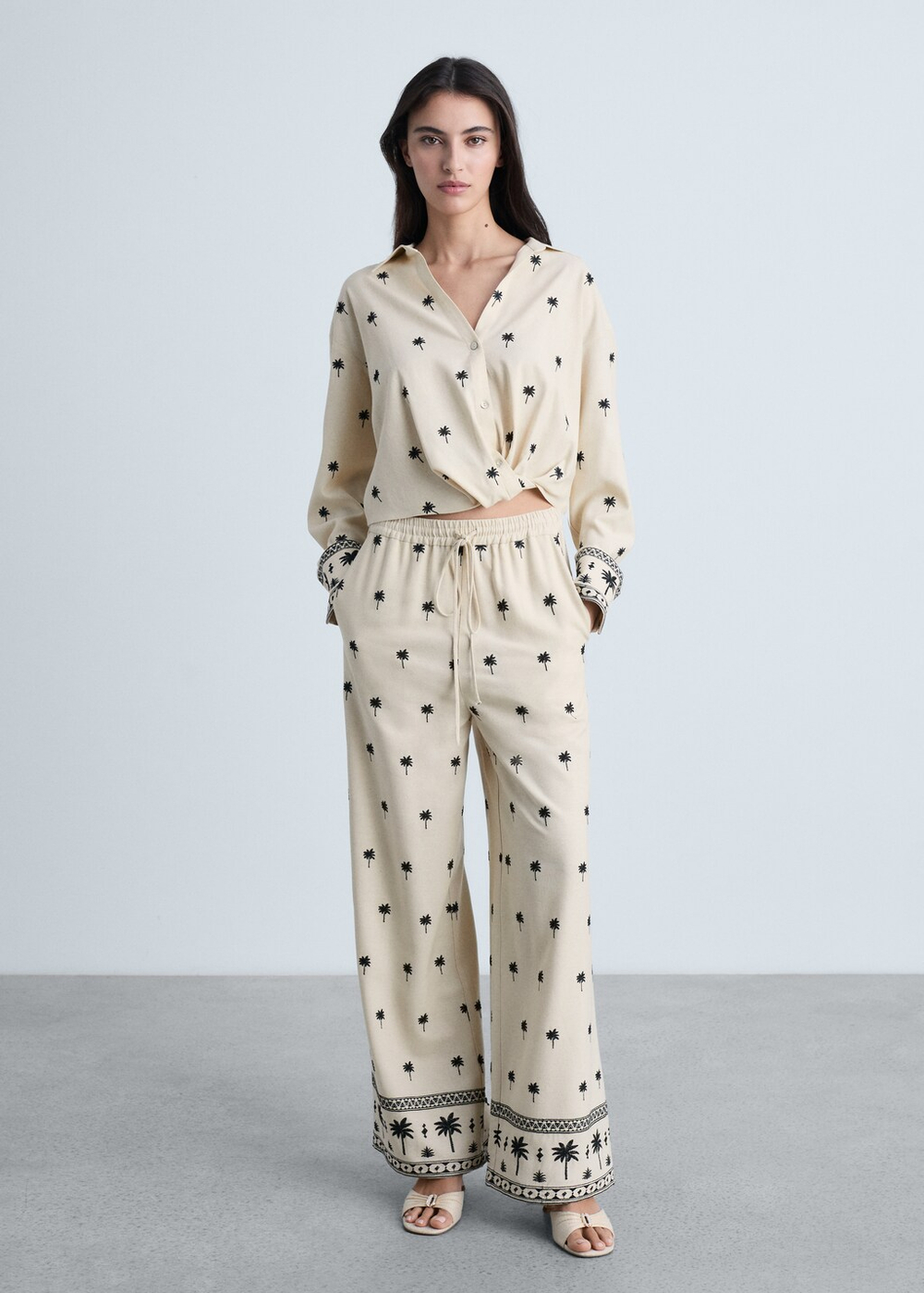 Прямые брюки с вышивкой