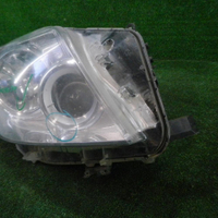 Фара правая Toyota Land Cruiser Prado 150 (2009-2013) галоген
