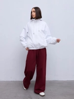 Ветровка с капюшоном