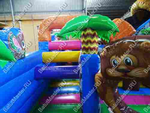 Надувной батут "В гостях у зебры" 7x7x6 м, с окошками на бортах