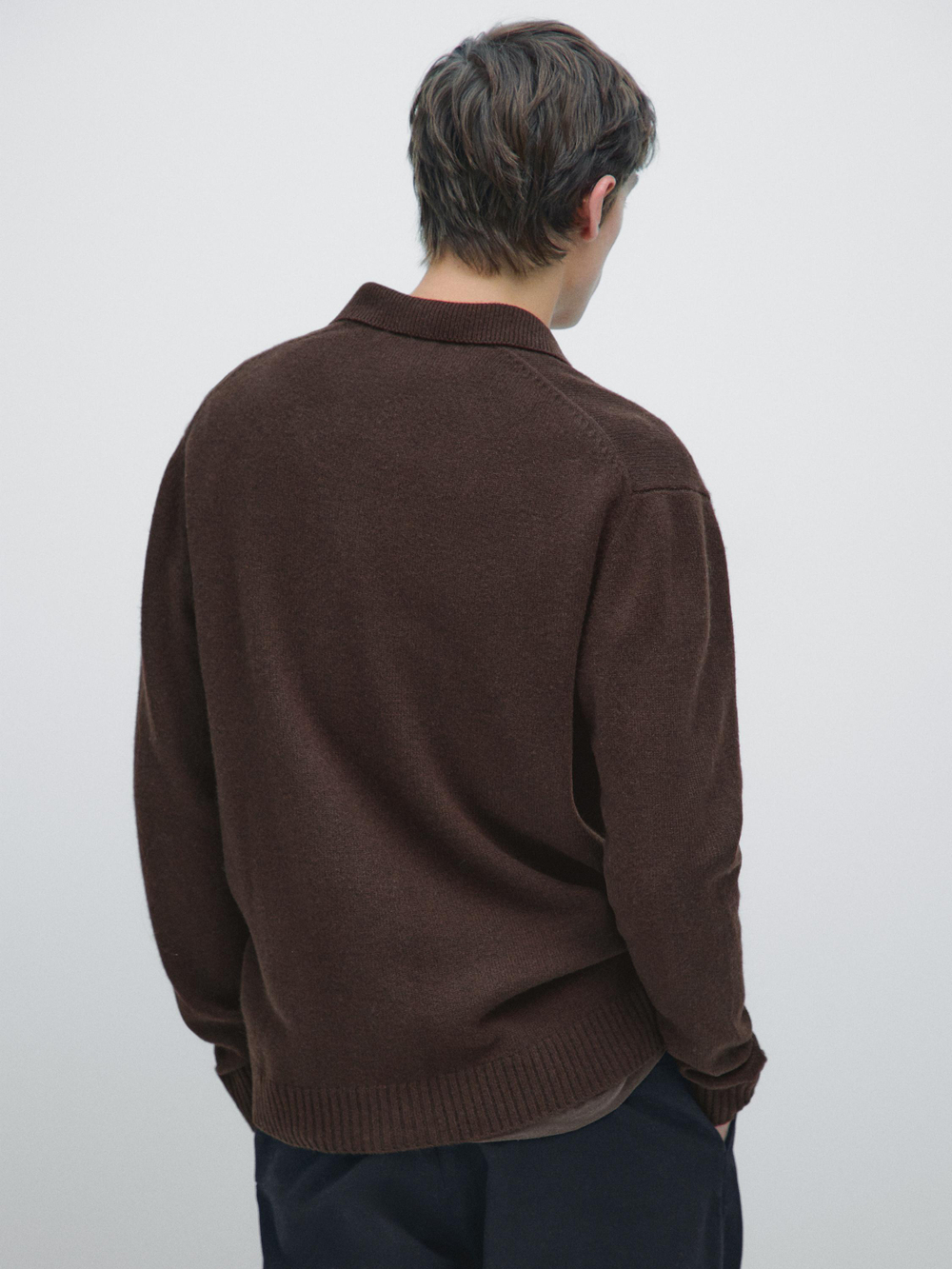 Massimo Dutti Свитер поло из смесовой шерсти с V-образным вырезом, шоколадный