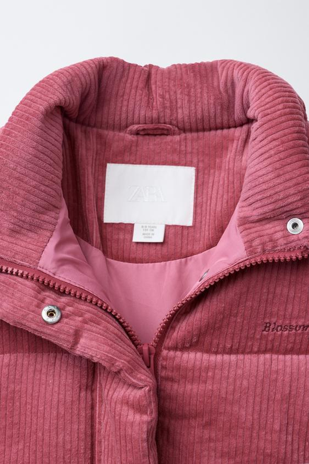 ZARA СТЕГАНАЯ ВЕЛЬВЕТОВАЯ КУРТКА С ВЫШИВКОЙ, РОЗОВЫЙ