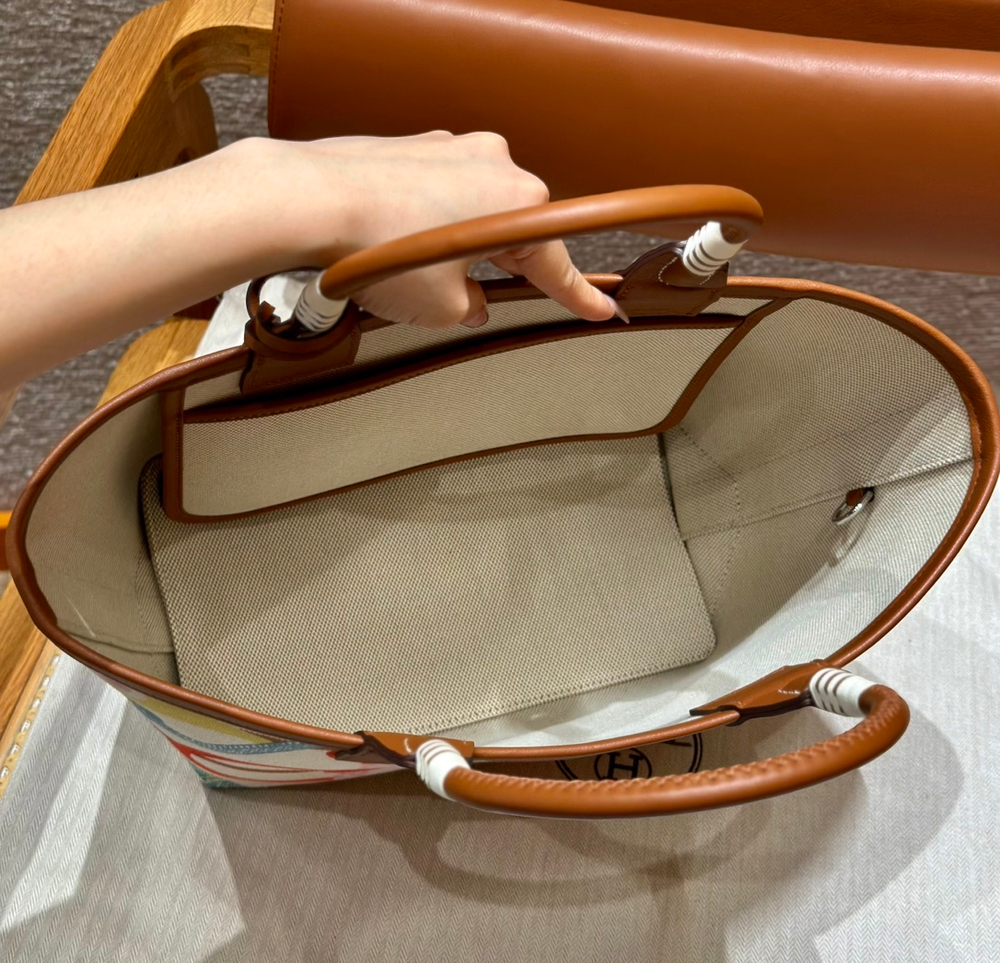 Hermes Steeple 28 cm