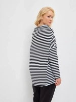 Лонгслив тельняшка оверсайз с вырезом лодочка в полоску