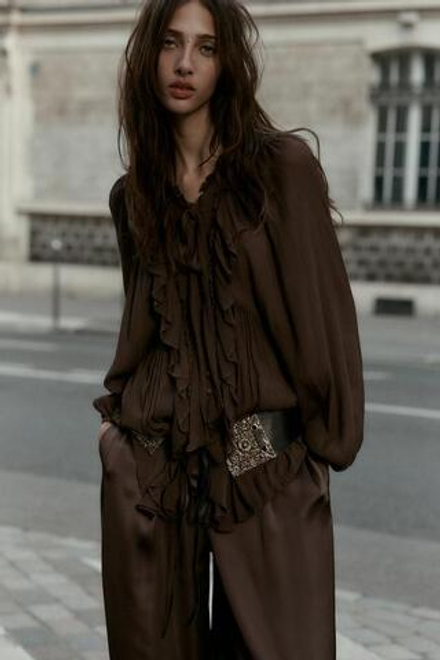 ZARA РУБАШКА СТРУЯЩЕГОСЯ ПОКРОЯ С ВОЛАНАМИ, КОРИЧНЕВЫЙ