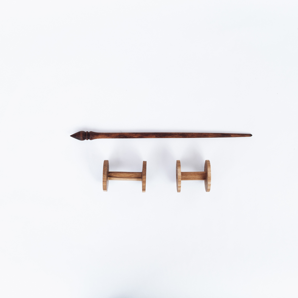 Опорное веретено с двумя катушками из натурального дерева. Art of Siberia. B36