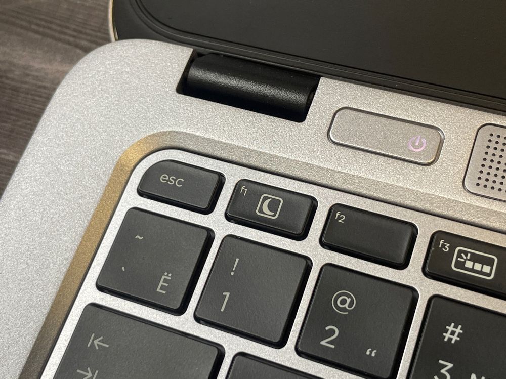 12.5" Ноутбук HP EliteBook 820 G4 (1366x768, Intel Core i5-7300U, RAM 4ГБ, SSD 128ГБ, Intel HD Graphics 620, Win 10Pro)