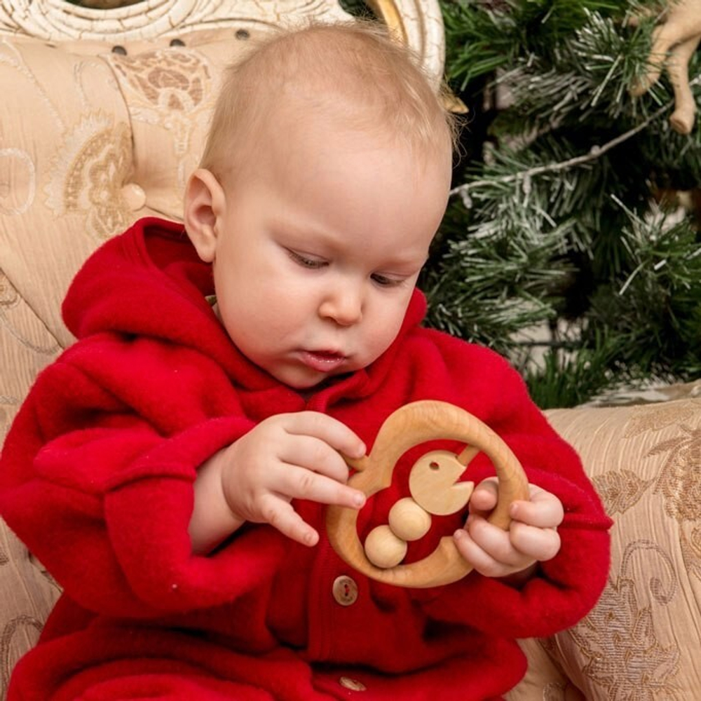 Деревянная погремушка - грызунок Очень голодная гусеница Леснушки