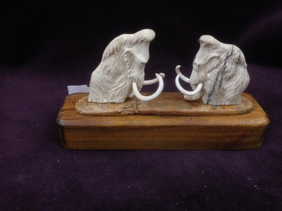 Два мамонта