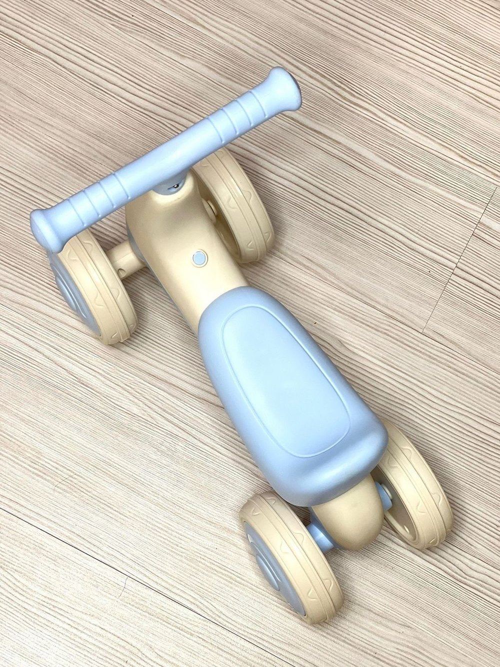 Беговел от 2 лет с музыкой голубой (74737-1)