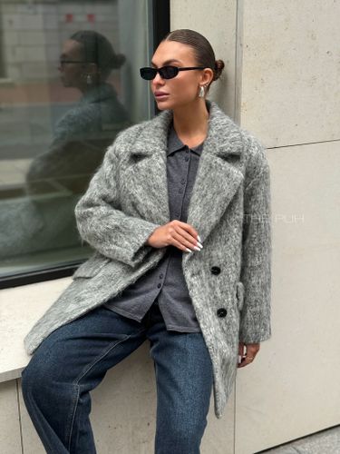 Укороченное серое пальто из шерсти