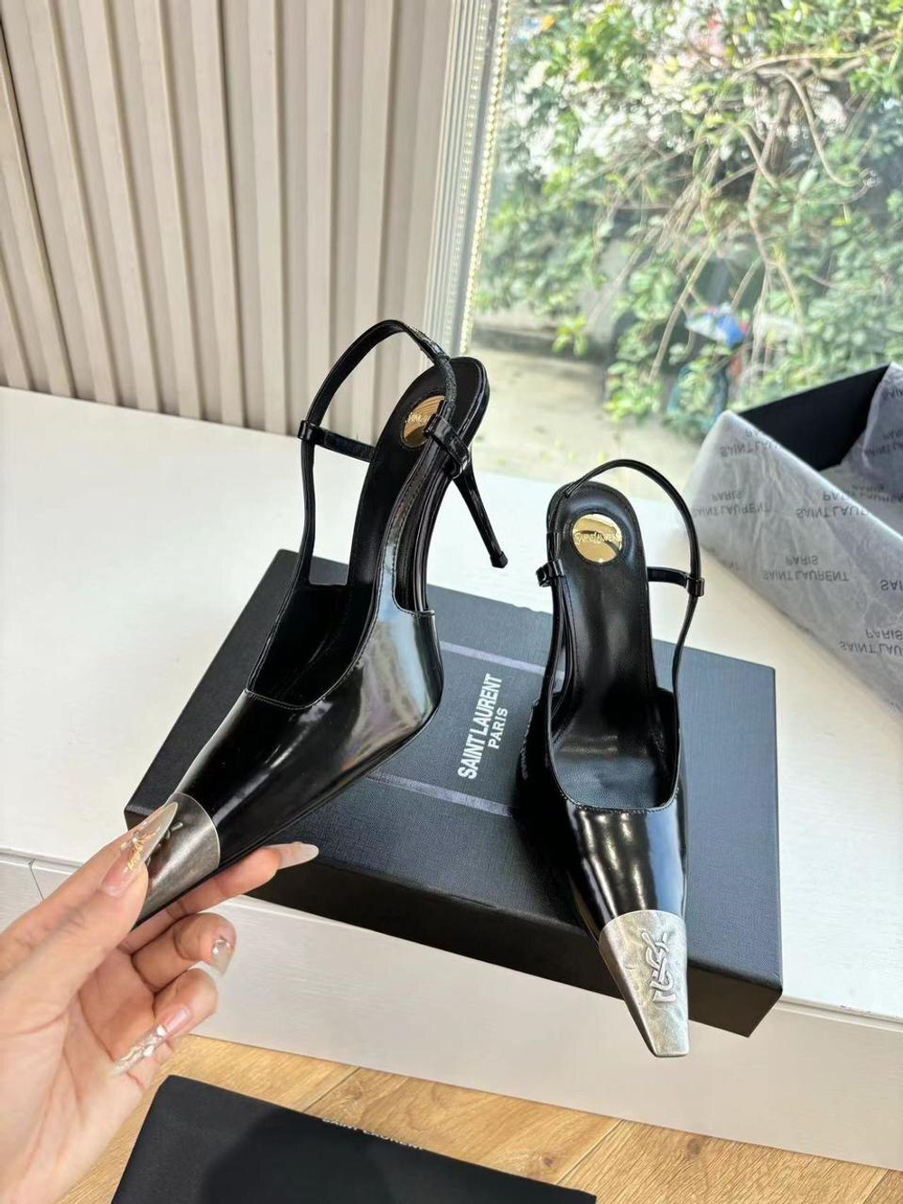 Босоножки Yves Saint Laurent