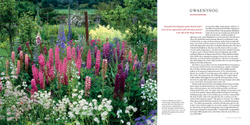 English Gardens: From the Archives of Country Life Magazine