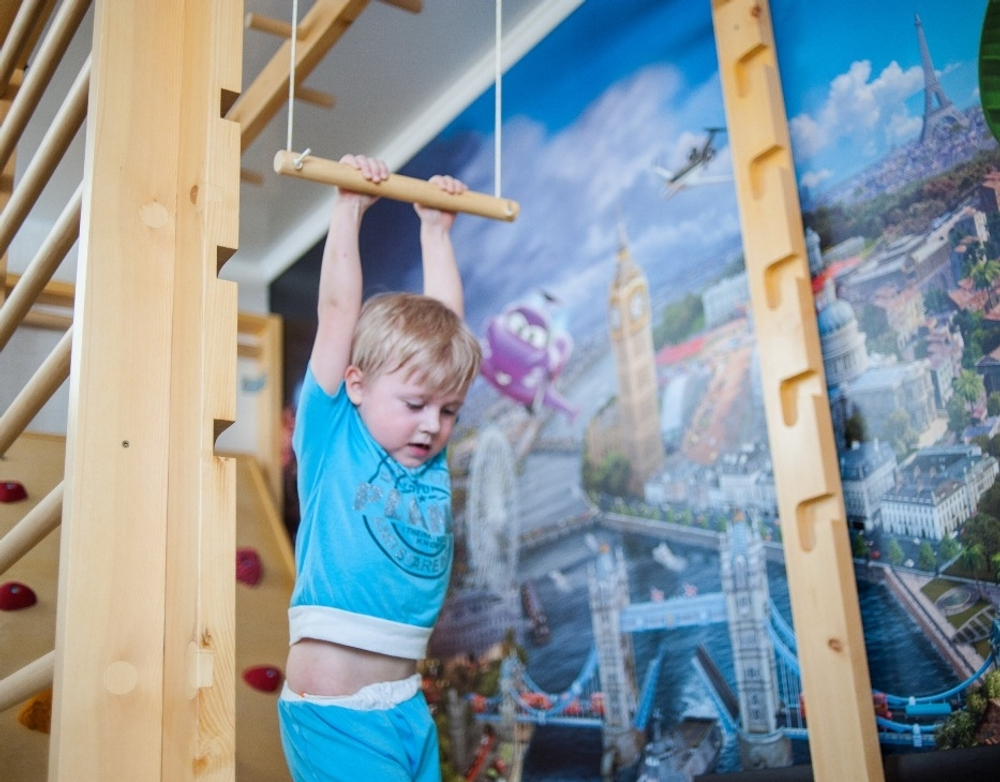 Трапеция деревянная, в цвет комплекса