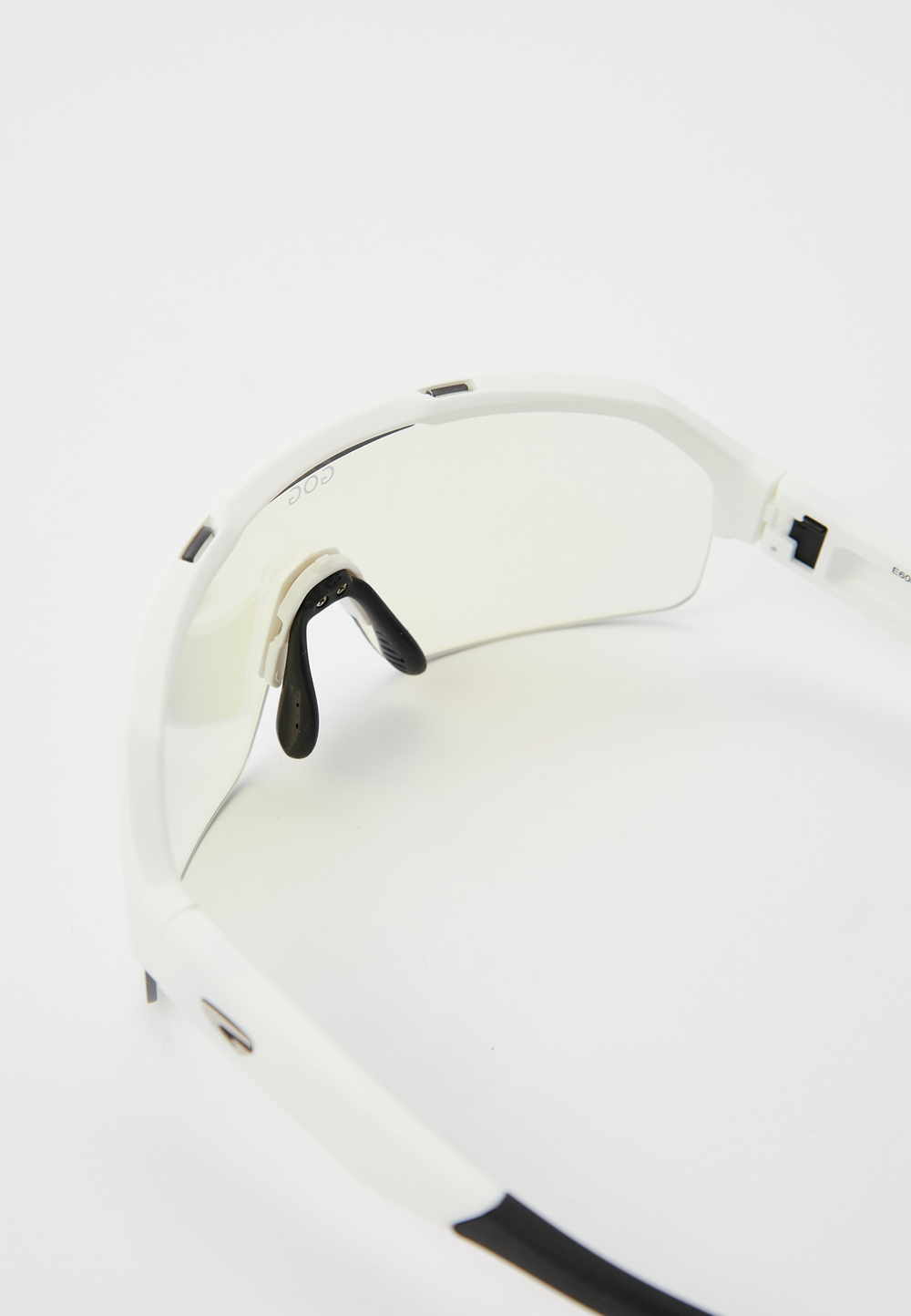 Спортивные очки GOG Thor C / Matt White-Black / Photochromic Blue Lens