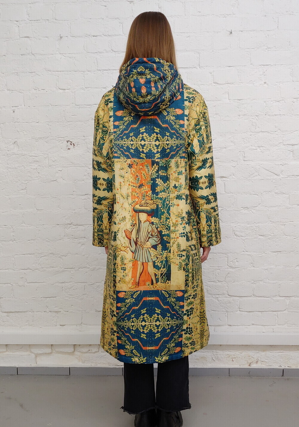 Пальто "Дама и её паж", по мотивам старинной шпалеры 15 в."Дама и ее паж"