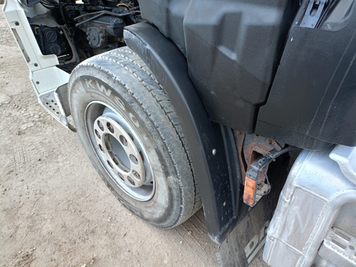 Крыло переднее левое задняя часть