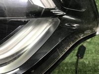 Битая Фара правая Land-Rover Discovery 5 16-21 LED