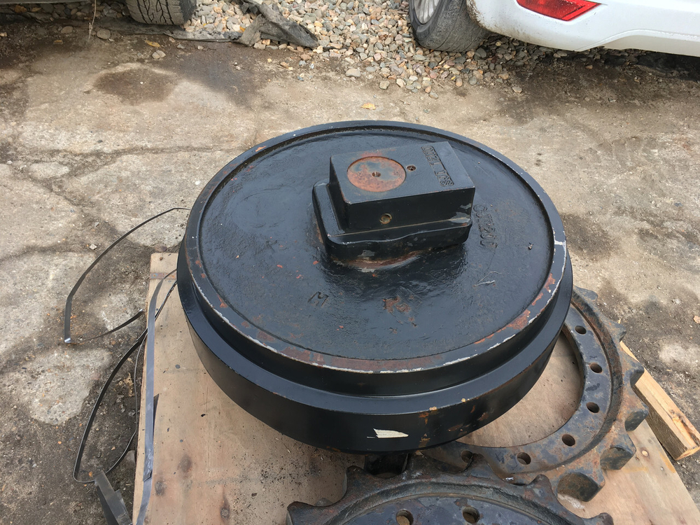 Колесо направляющее 9154690 Hitachi ZX330 (Ленивец)