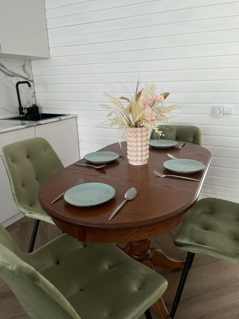 Кухонный нераздвижной стол "Консул" и 4 стула Феликс