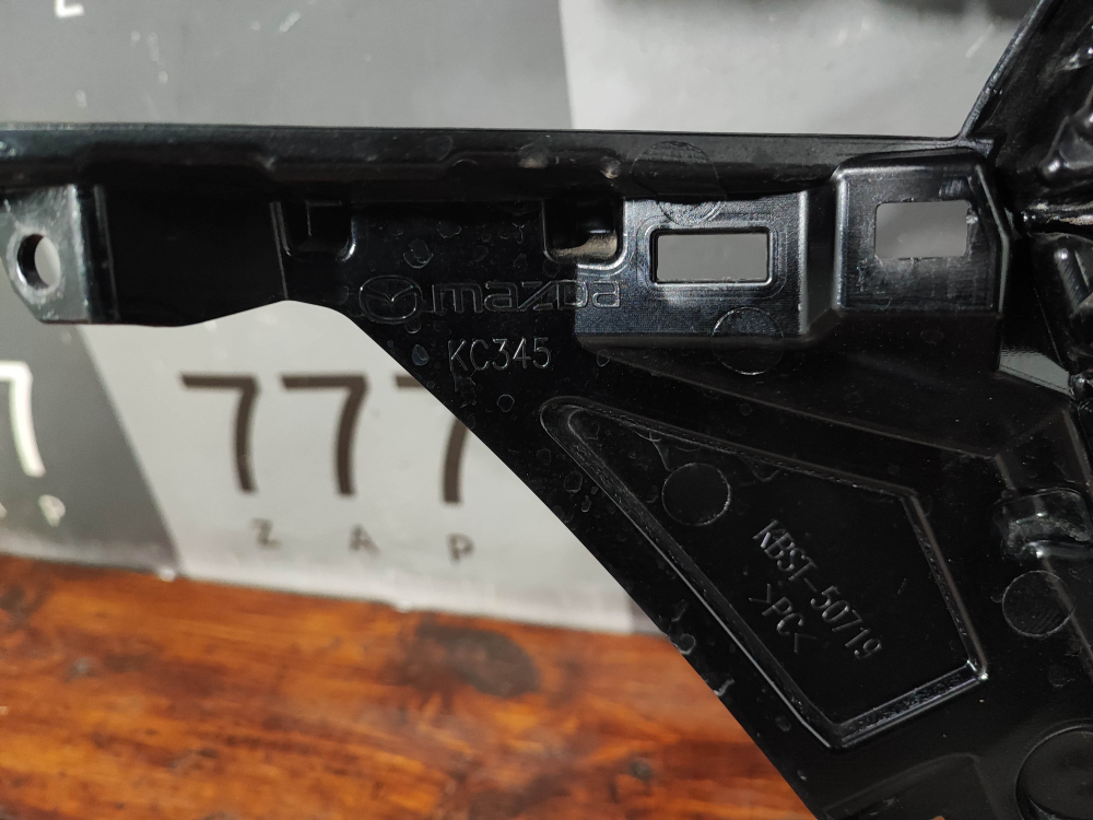 Решетка радиатора Mazda CX-5 2 (KF) 21-нв Б/У Оригинал KBST50719