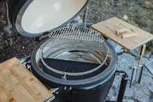 Керамический угольный гриль Monolith One.66, 52 см, чёрный, с ножками и столиками