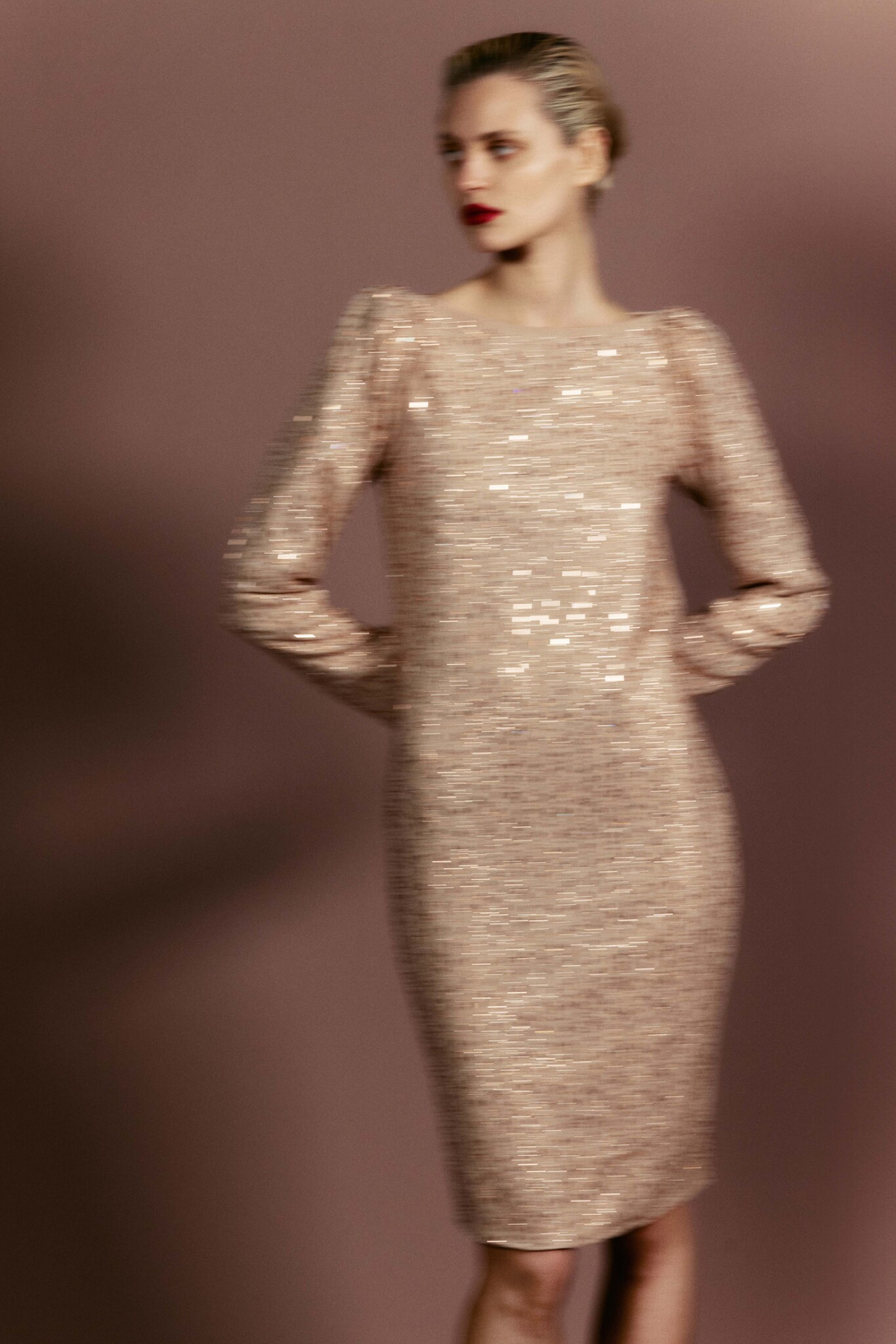 Платье миди из шифона с открытой спиной