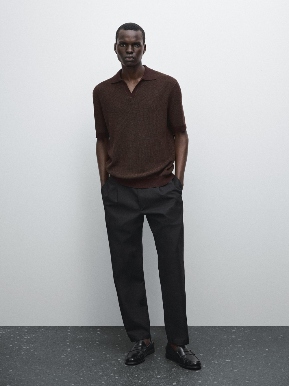 Massimo Dutti Хлопковая трикотажная футболка-поло с V-образным вырезом, бургунди