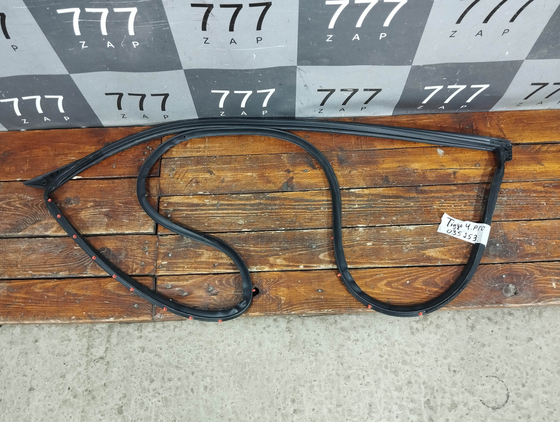 Уплотнитель двери передней левой Chery Tiggo 4 Pro 20-нв Б/У Оригинал 554001474AA