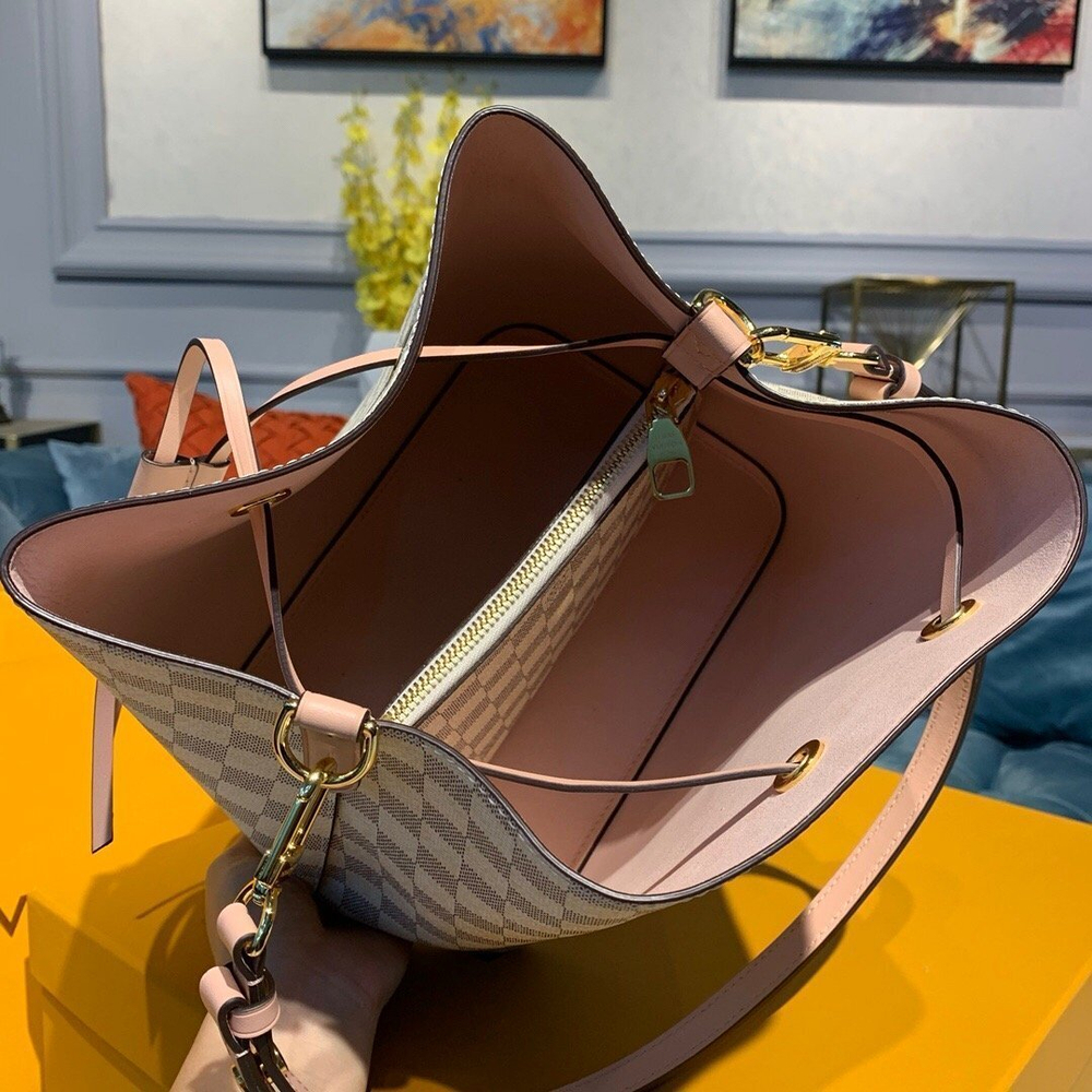 Louis Vuitton NeoNoe MM