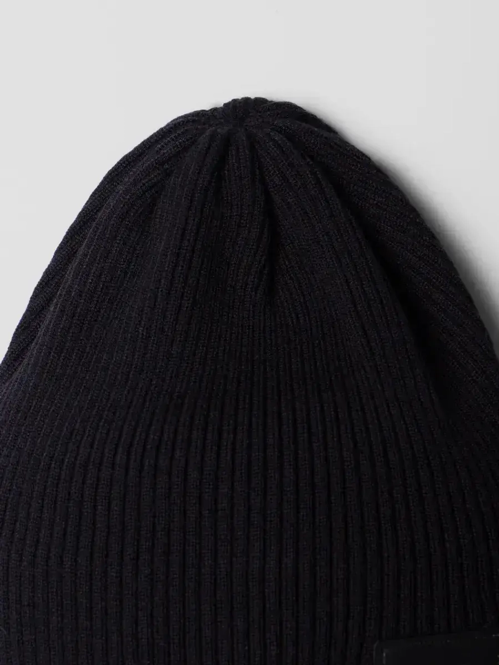 Черная шапка детская бини на осень