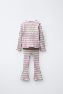 ZARA КОМПЛЕКТ ИЗ ФУТБОЛКИ И РАСКЛЕШЕННЫХ ЛЕГИНСОВ В РУБЧИК В ПОЛОСКУ, СВЕТЛАЯ МАЛЬВА