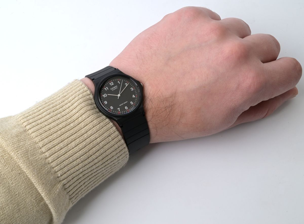 Наручные часы Casio MQ-24-1B