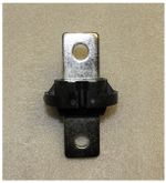 Изолятор силового кабеля на входе в подающий механизм