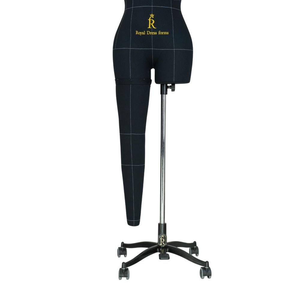 Нога черная для манекена Моника, размер 48