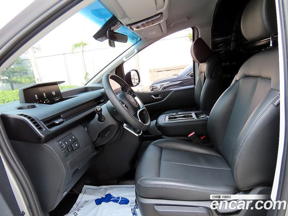 Hyundai Staria Cargo 3-х местный (10.2022)