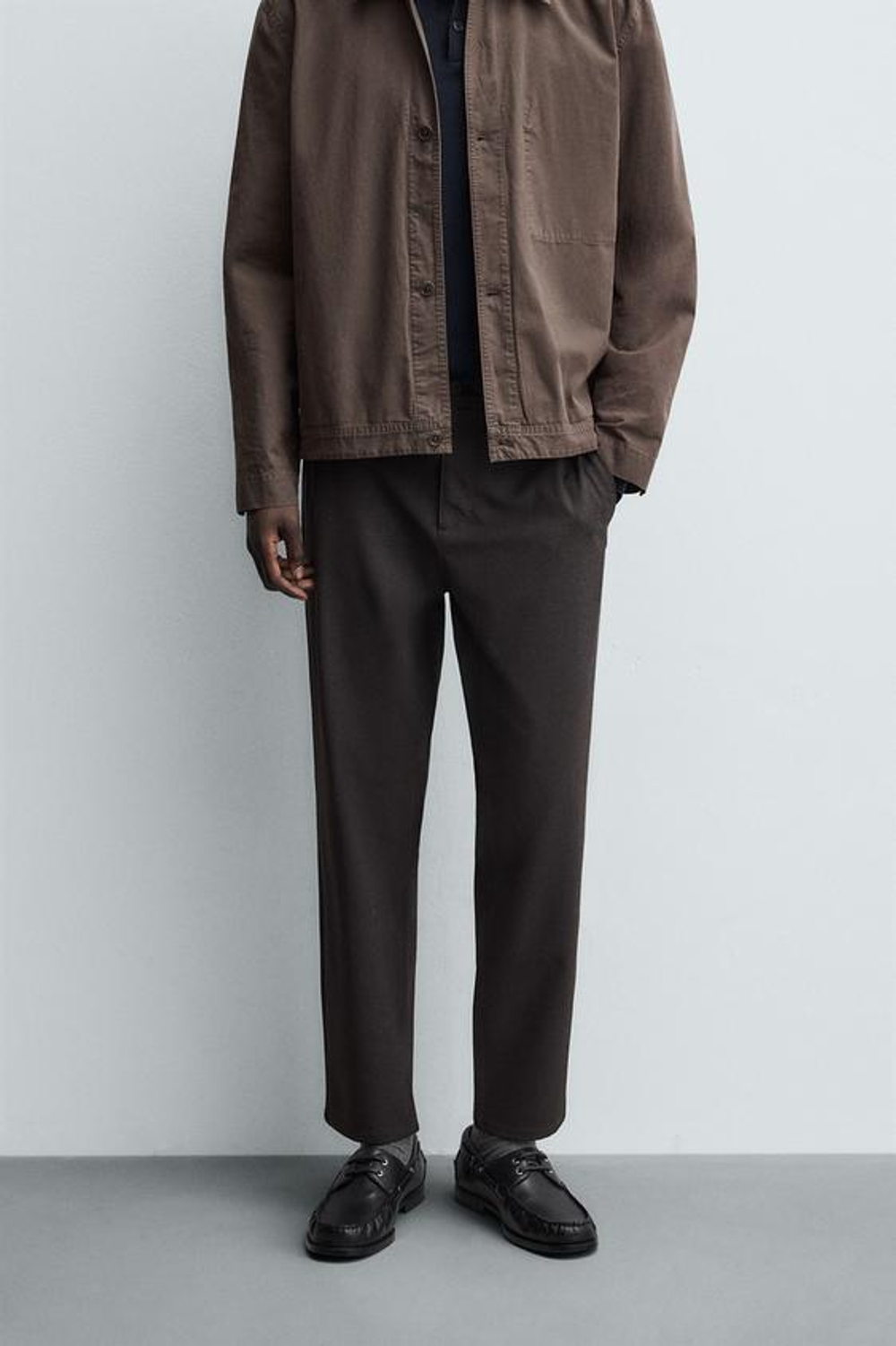 ZARA БРЮКИ КОМФОРТНОЙ ПОСАДКИ ИЗ РЕЛЬЕФНОЙ ТКАНИ, КОРИЧНЕВЫЙ