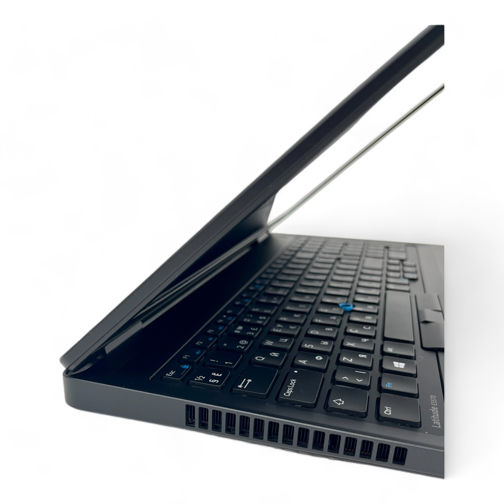 Latitude E5570