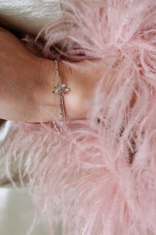 Браслет на двойной цепи с подвижным цветком