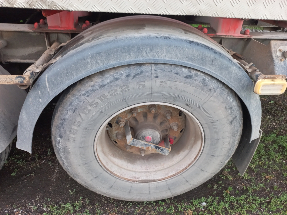 FoxTank 8777 Полуприцеп цистерна 877721 (светлые нефтепродукты)