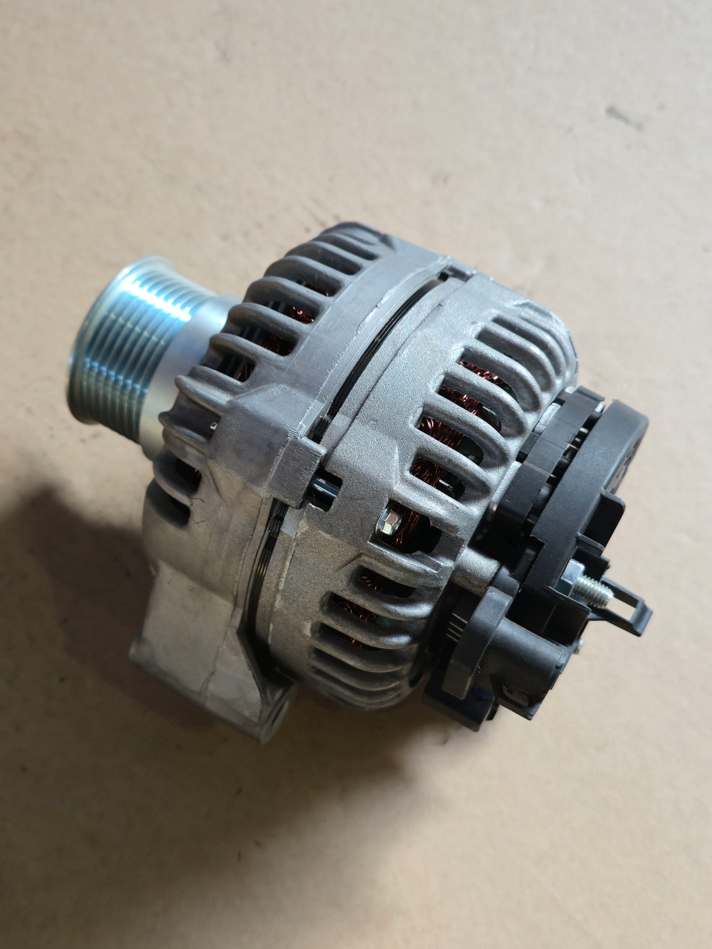 Генератор КАМАЗ дв.740 ЕВРО-3, 4 (8-ручьевой шкив) 28В 120А