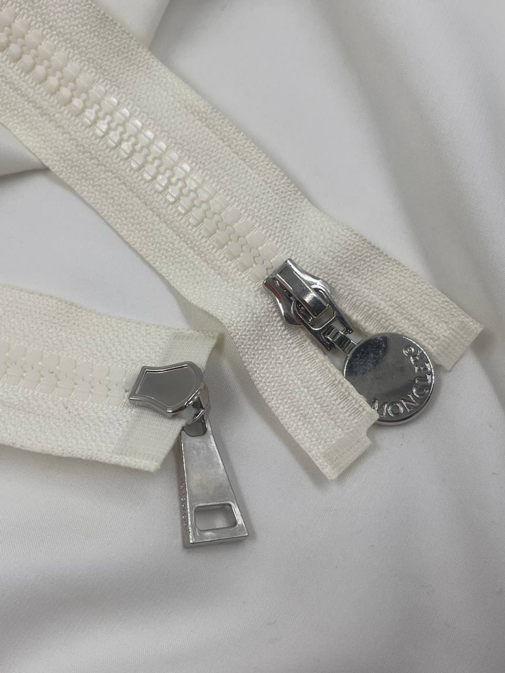 Молния Монкл. двухзамковая тракторная айвори (молочная)