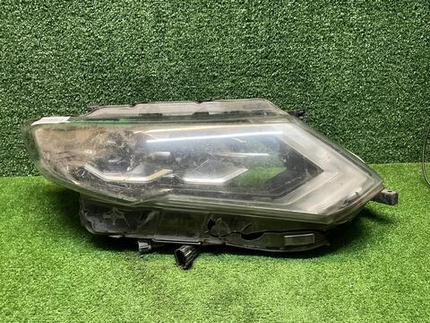 Битая Фара правая Nissan X-Trail T32 (17-22) LED