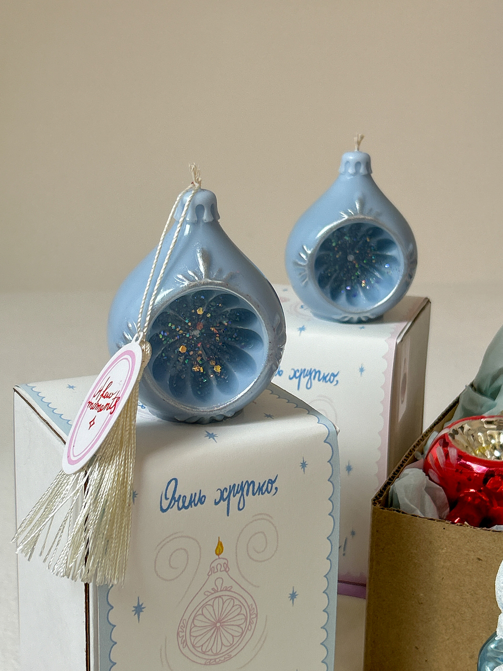 Новогодняя свеча шар "Коробочка из детства"